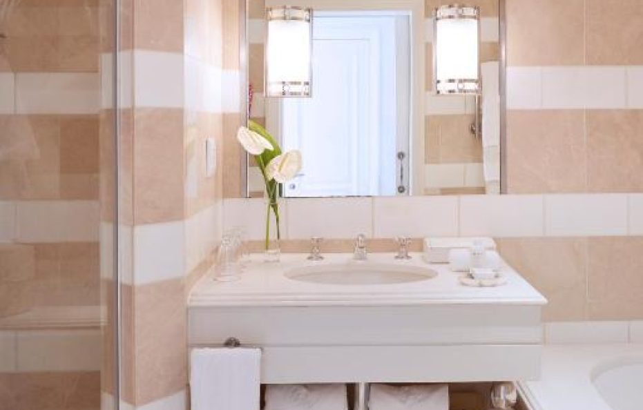 Oyster Box Sea Facing Family Room