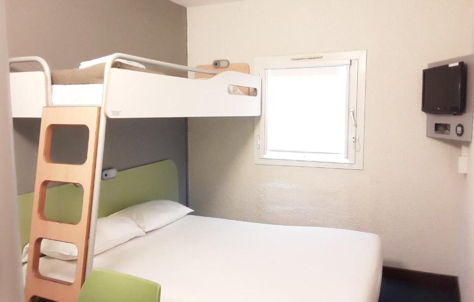 Standard Triple Room (Non Smoking)