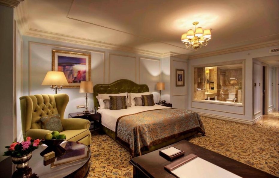 Luxury Heritage Room with Mountain View