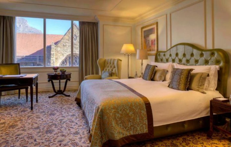 Luxury Heritage Room with Mountain View