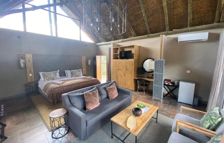 Luxury Suite with 2 Game Drives