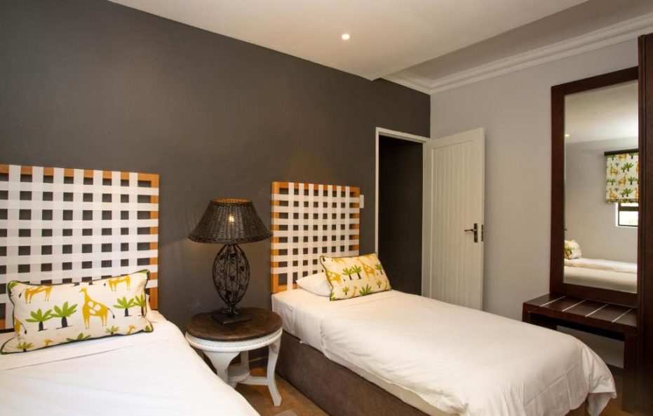 Ivory Tree Standard Suite