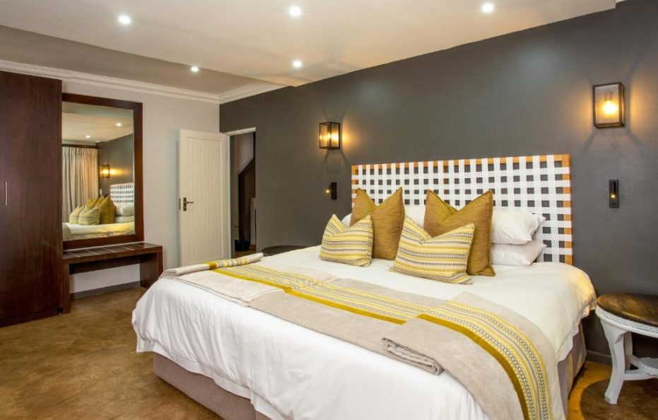 Ivory Tree Standard Suite