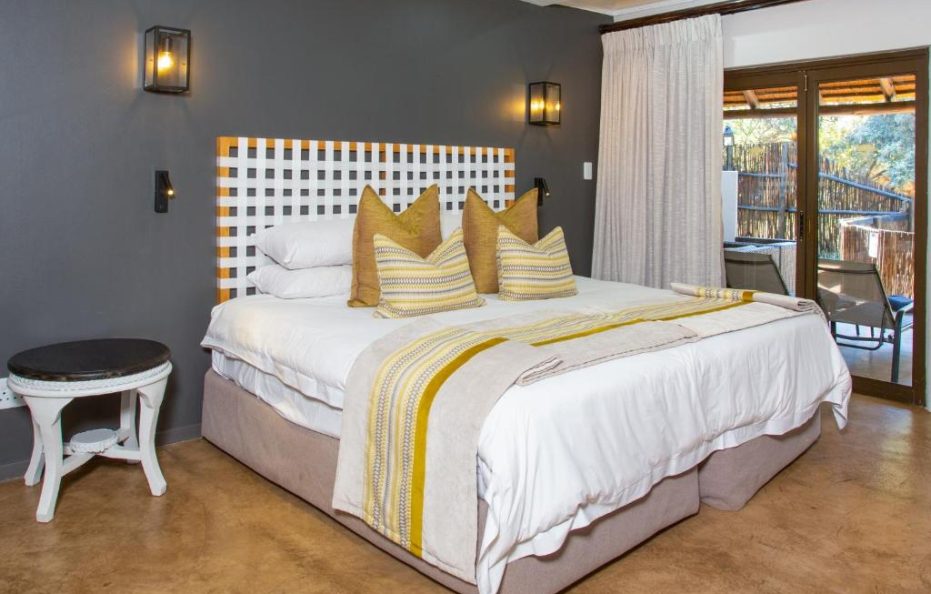 Ivory Tree Standard Suite