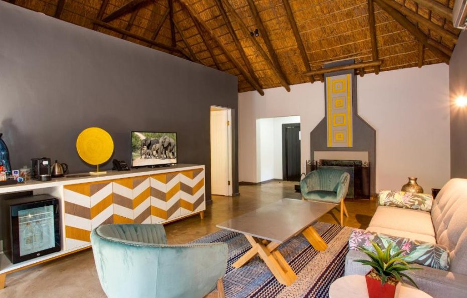 Ivory Tree Standard Suite