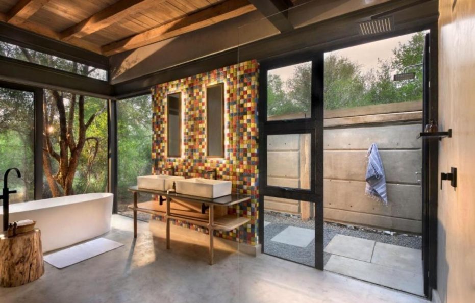 Mbazo Safari Lodge