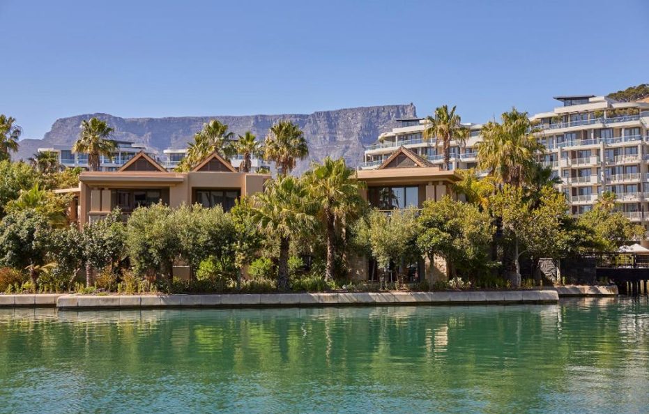 Island Superior King Room