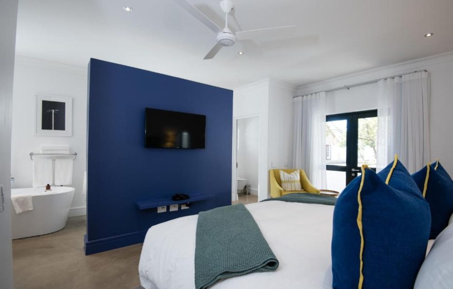 TOR Pool Facing Suite