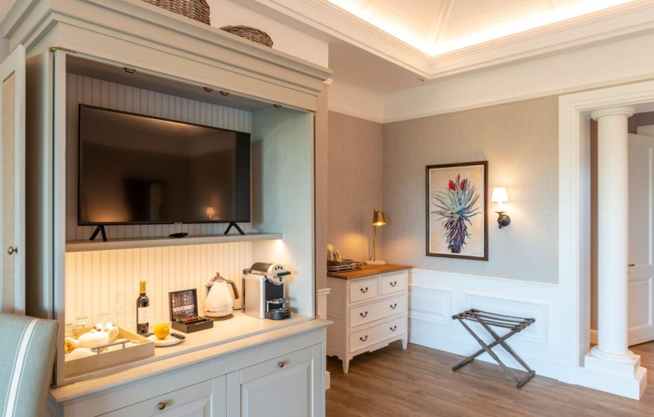 Long Lee Manor Garden Room