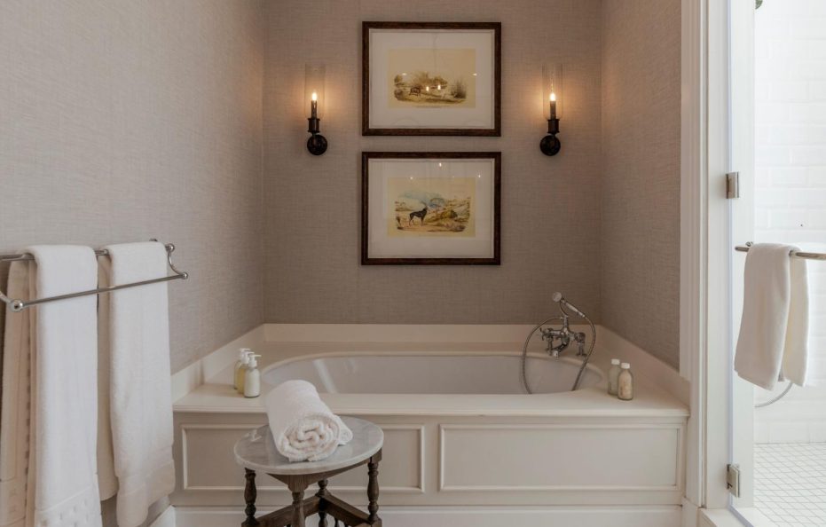 Long Lee Manor Garden Room