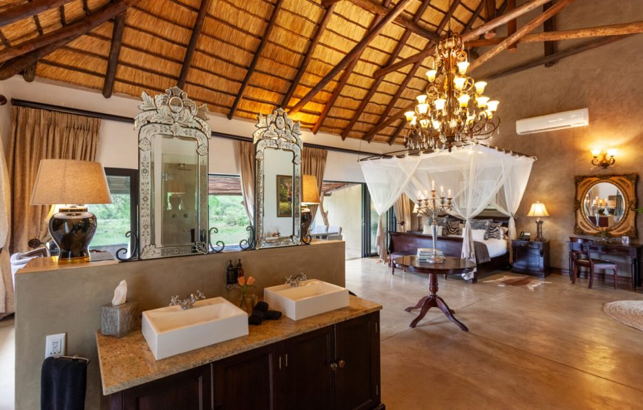 Kings Camp Honeymoon suite