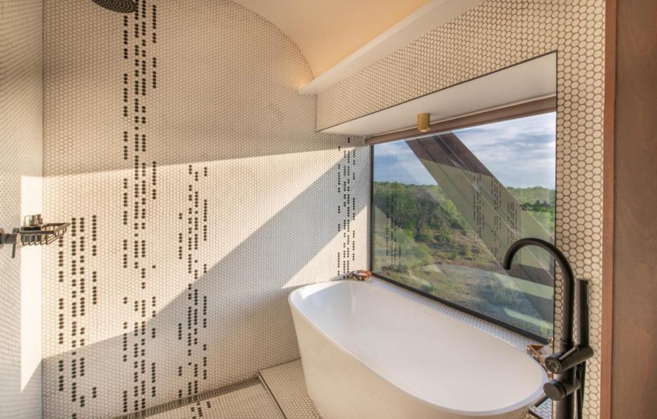 Train on The Bridge and Garden Suites – Kruger Shalati