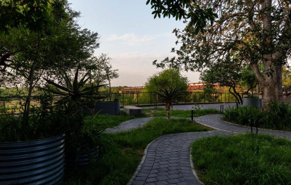 Train on The Bridge and Garden Suites – Kruger Shalati