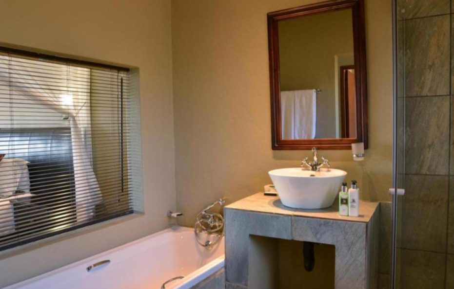 Mjejane River Lodge Luxury Room