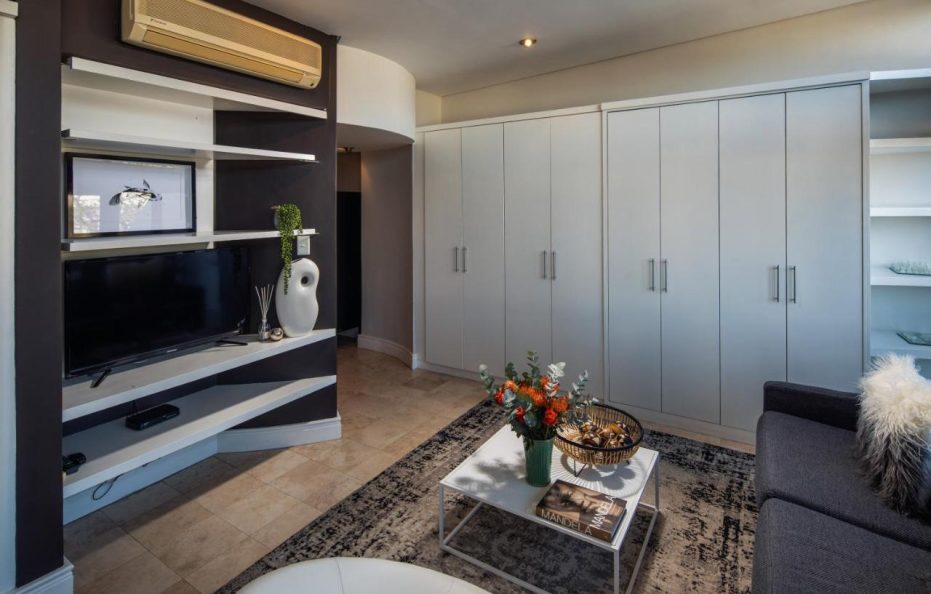 22 Eikehoff Apartment by Raw Africa Boutique