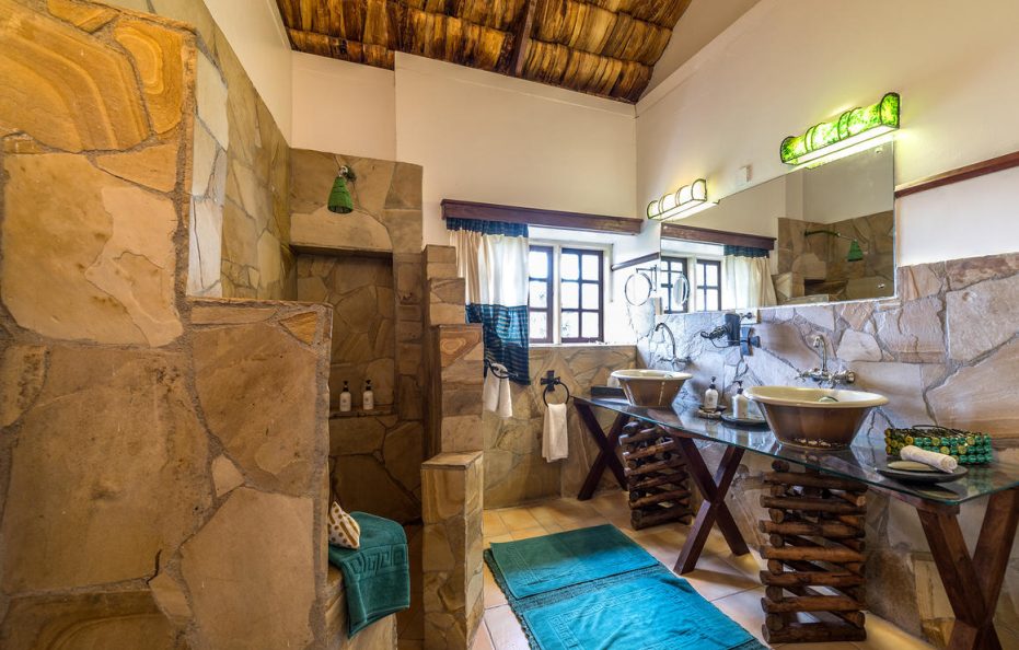 Hatari Lodge Deluxe Rooms