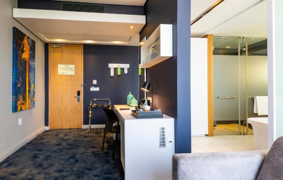 aha Gateway Hotel Junior Suite