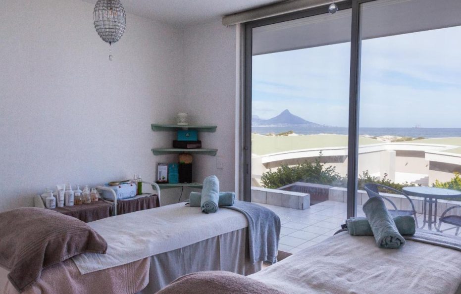 Dolphin Beach Hotel