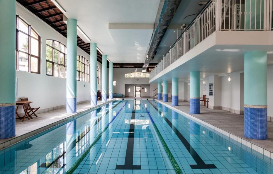Island Club Hotel & Apartments