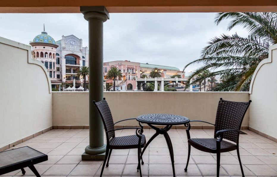 Island Club Hotel & Apartments