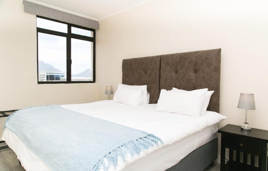 Island Club Hotel & Apartments