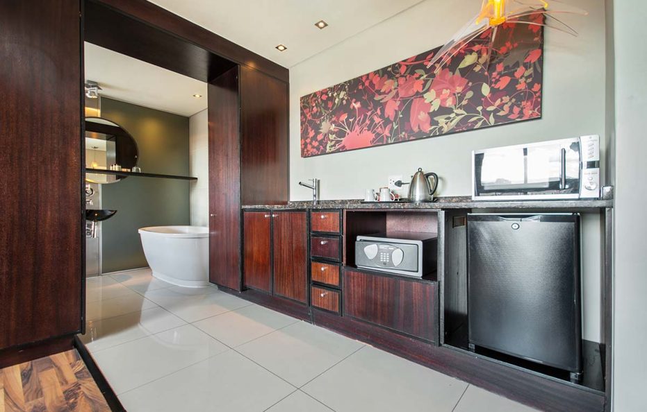 Colosseum Deluxe Suites
