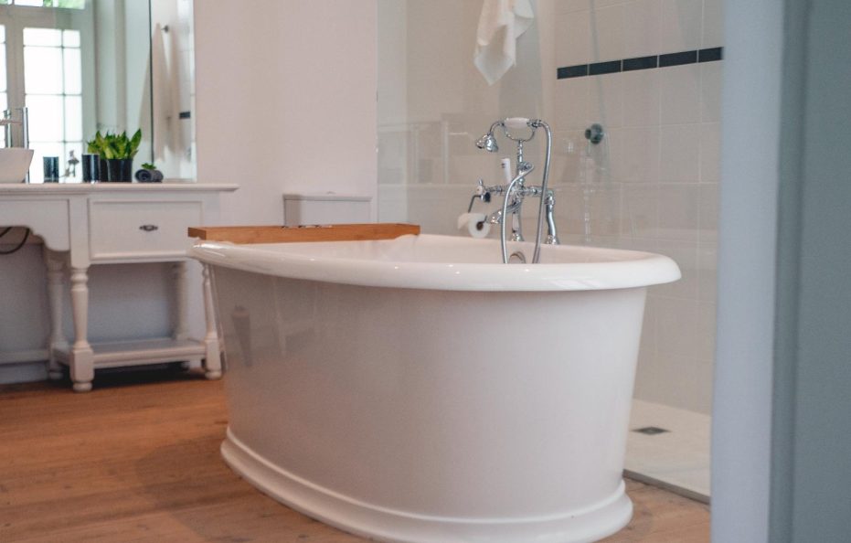 Deluxe Room – Bon Courage