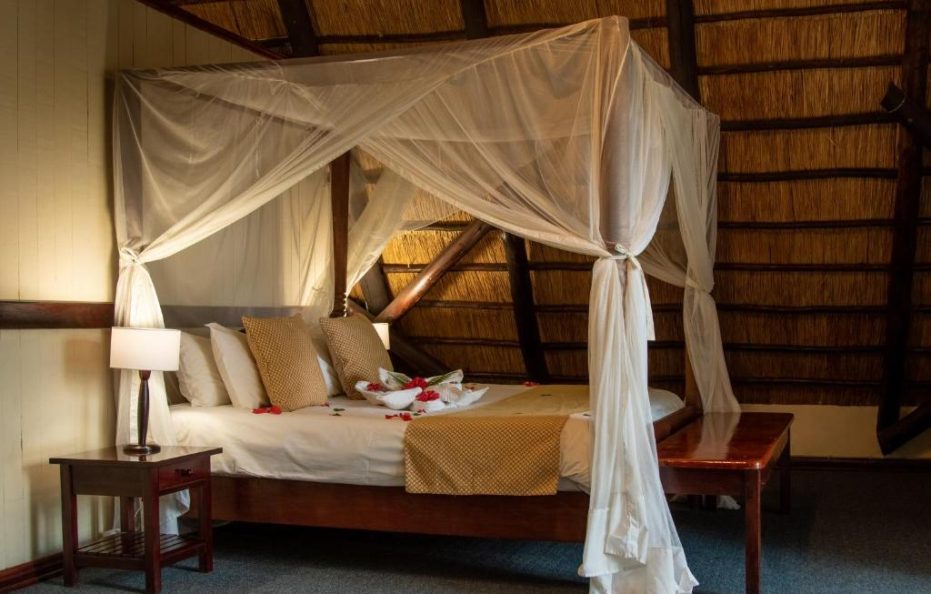 Victoria-Falls Waterfront King Room with River-View