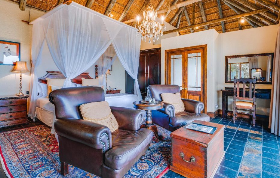 Hitgeheim Interleading Family Units