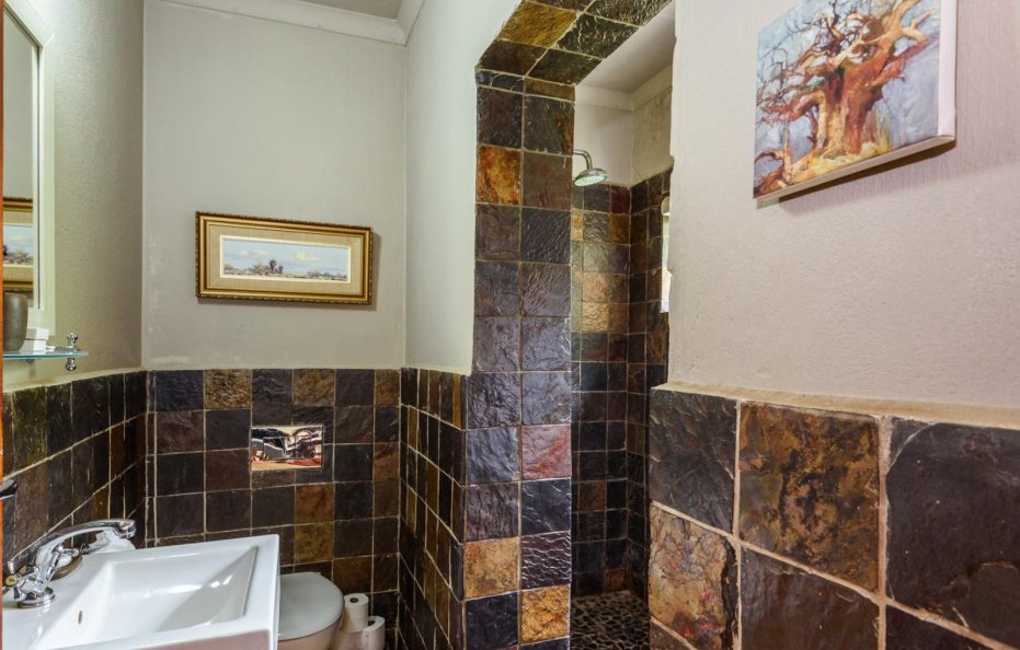 Khaya Ndlovu Garden Suites