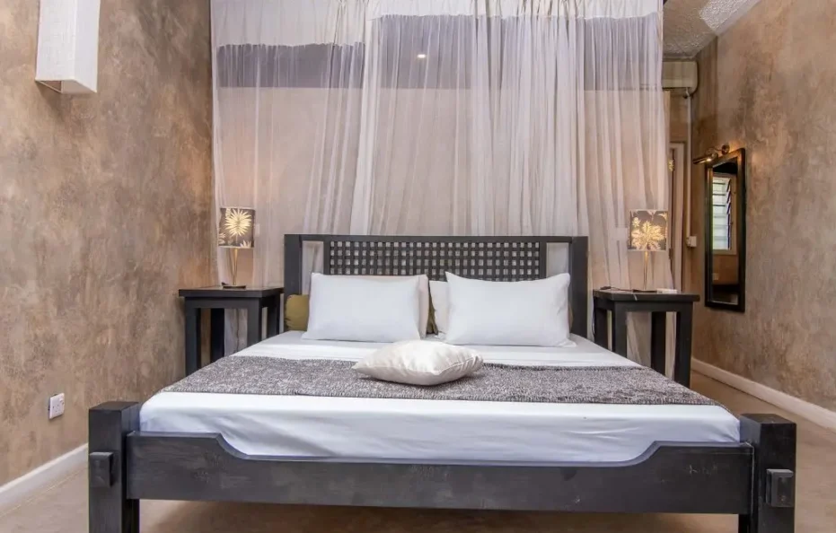 Lawford Standard Suite