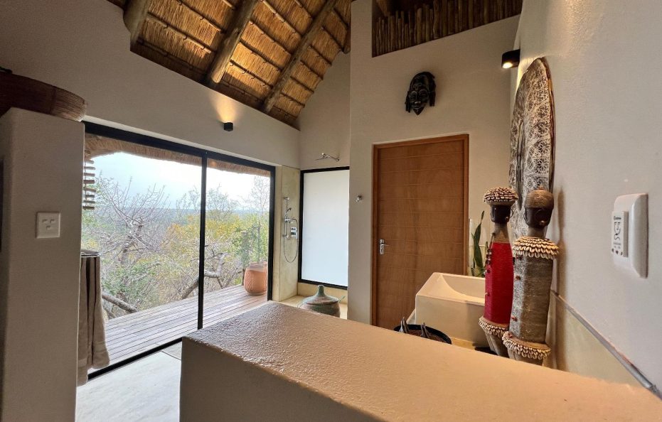 Wild Blue Baobab Tree Cottage