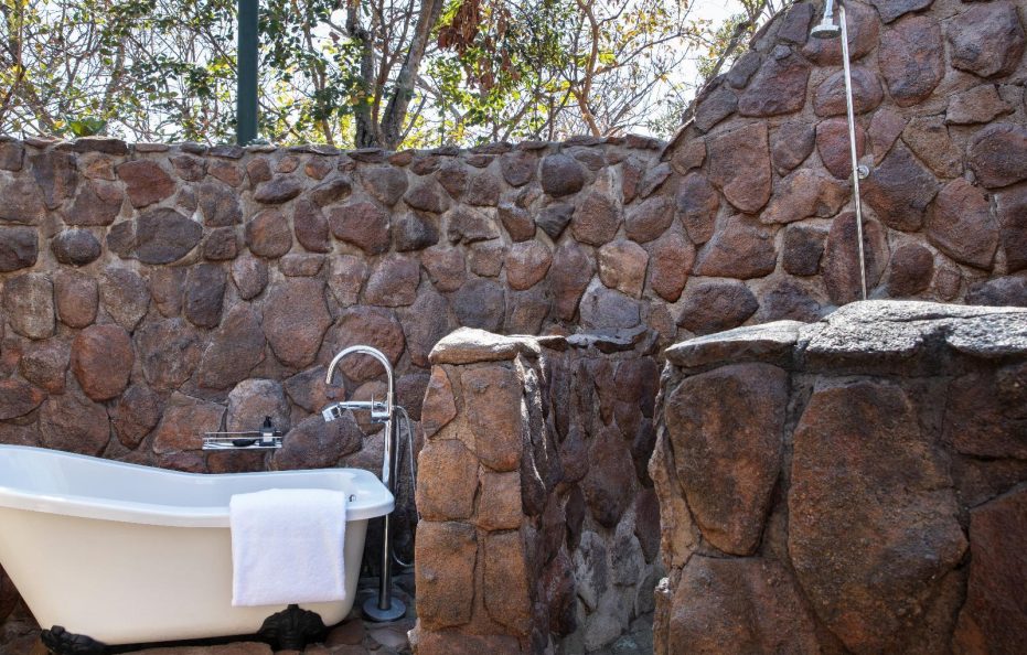 Ndlovu Safari Lodge Luxury Suites