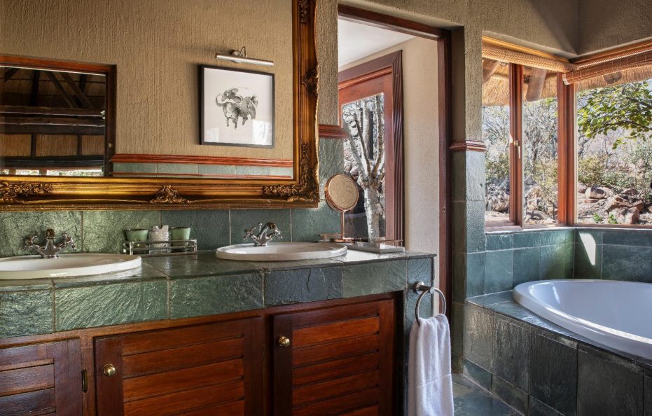 Ndlovu Safari Lodge Luxury Suites