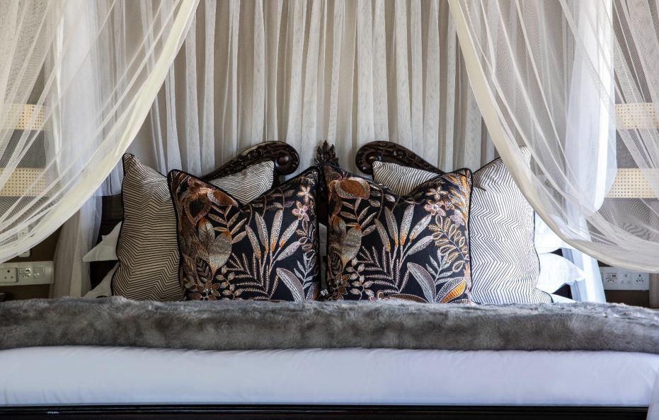 Ndlovu Safari Lodge Luxury Suites