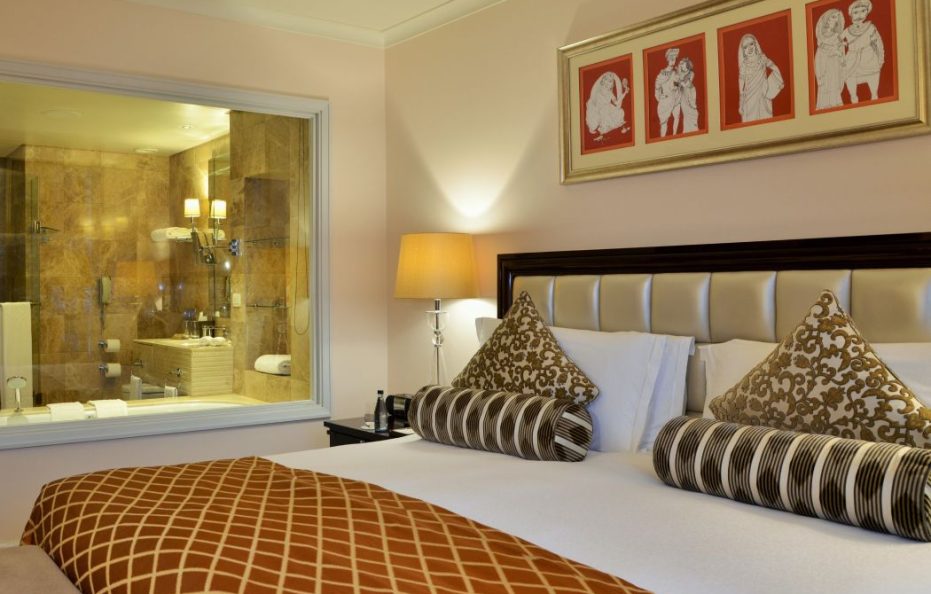 Superior Interior Room