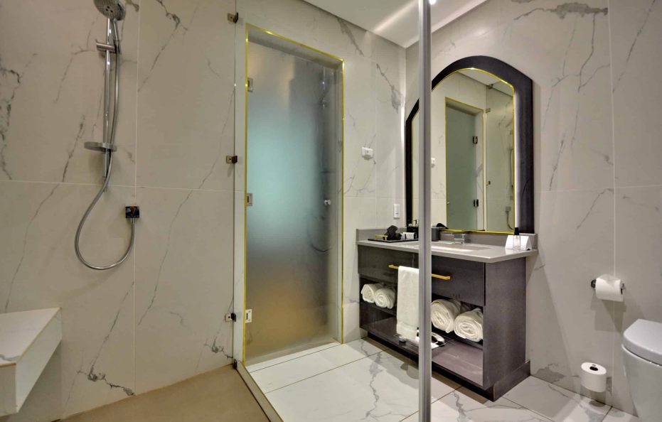 Apogee Standard Suite Garden View