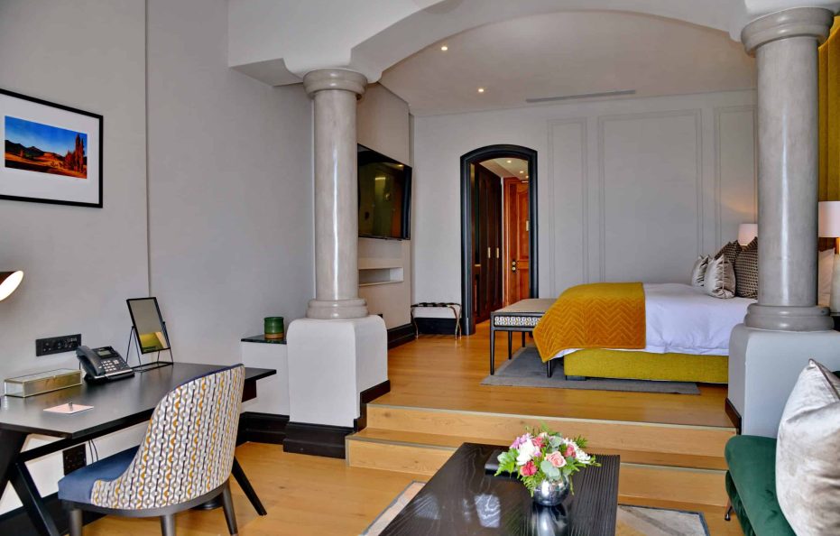 Apogee Executive Suite City View