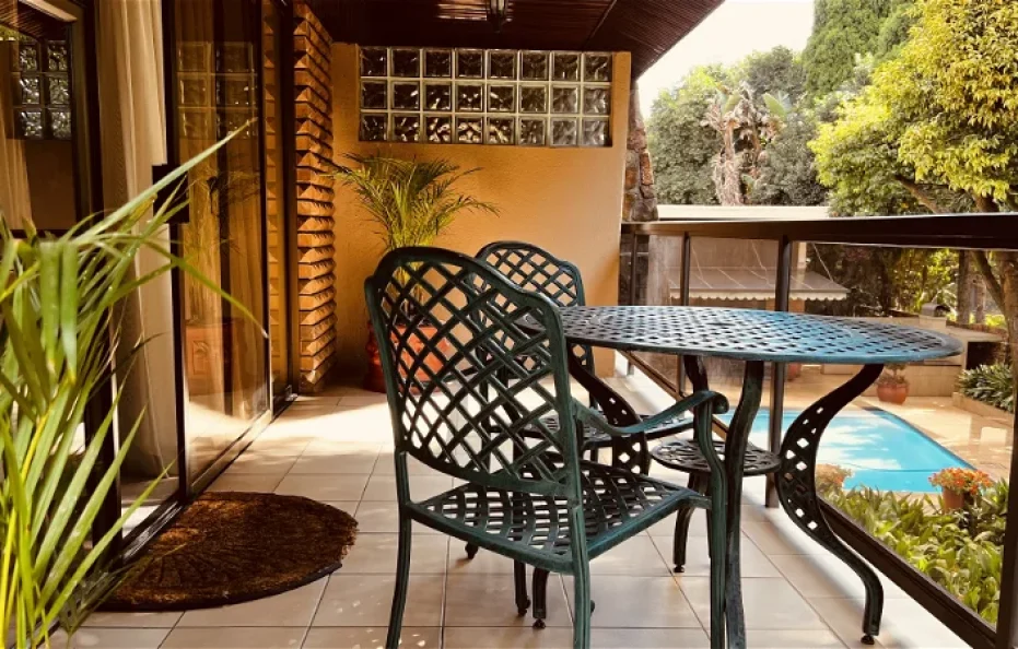 Honey Suite at 27A on Angus