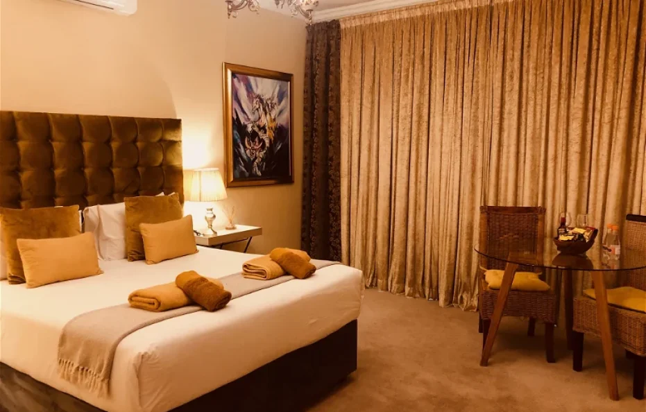 Honey Suite at 27A on Angus