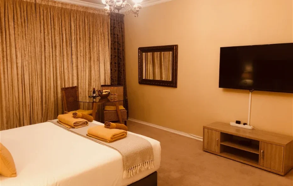 Honey Suite at 27A on Angus