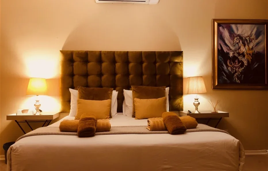 Honey Suite at 27A on Angus