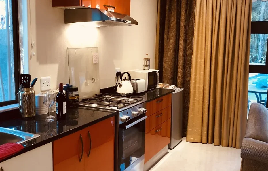 Orange Suite at 27A on Angus