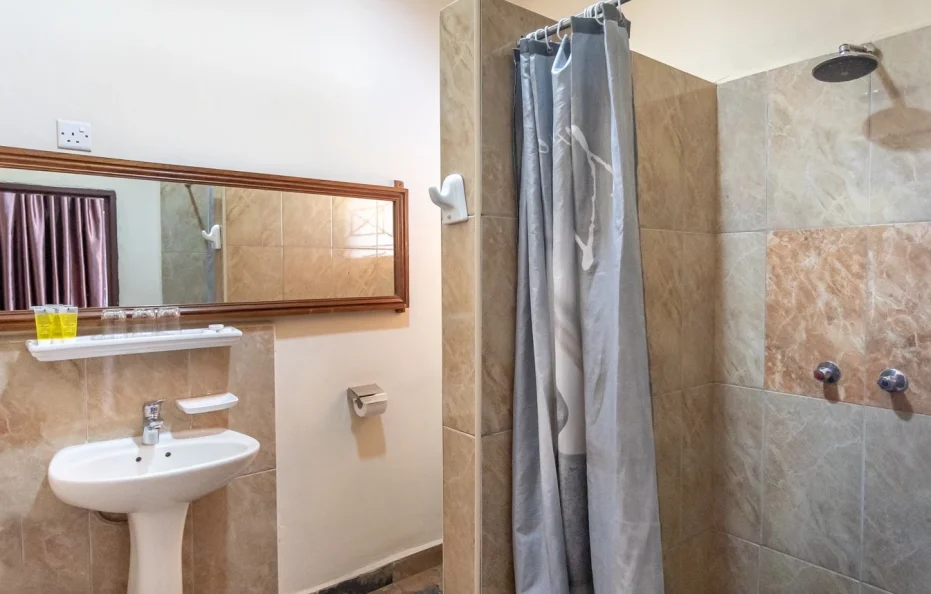 Triple Room – Pool Facing